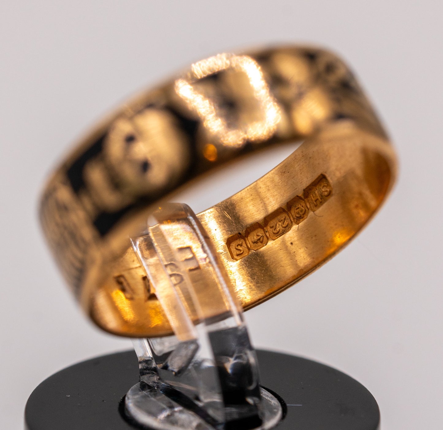 22k Memento Mori ring
