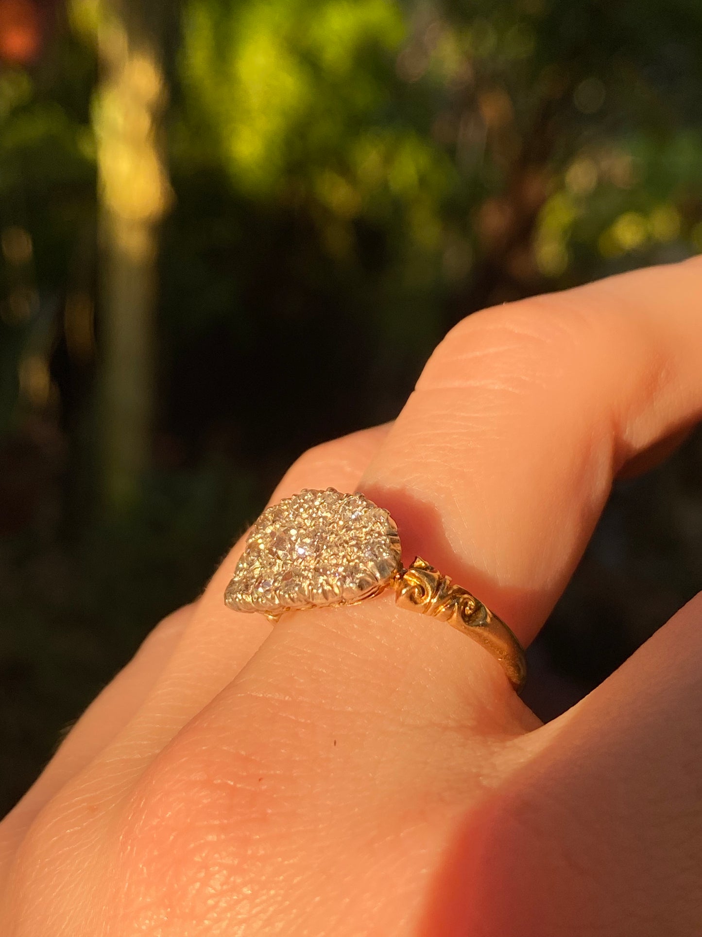 Antique 18k diamond cluster ring